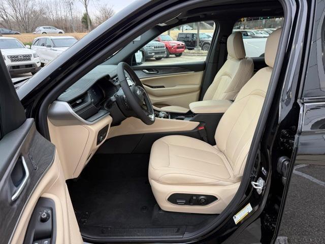 new 2025 Jeep Grand Cherokee car, priced at $49,285