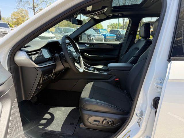 new 2025 Jeep Grand Cherokee L car, priced at $45,572