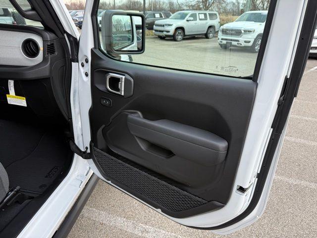 new 2025 Jeep Gladiator car, priced at $39,987