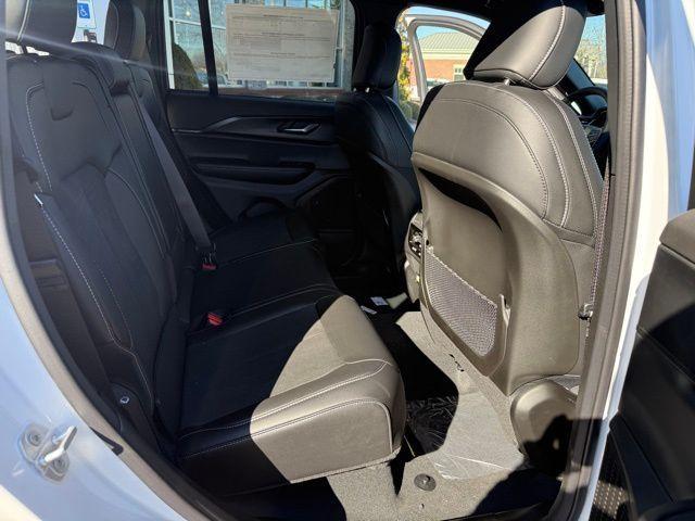 new 2025 Jeep Grand Cherokee car, priced at $37,981