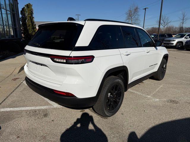 new 2025 Jeep Grand Cherokee car, priced at $37,981