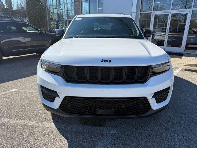 new 2025 Jeep Grand Cherokee car, priced at $37,981