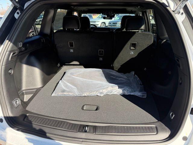 new 2025 Jeep Grand Cherokee car, priced at $37,981