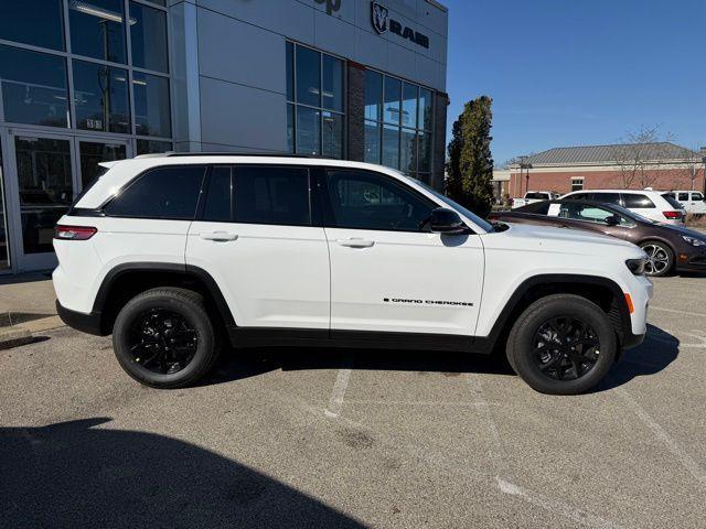 new 2025 Jeep Grand Cherokee car, priced at $37,981