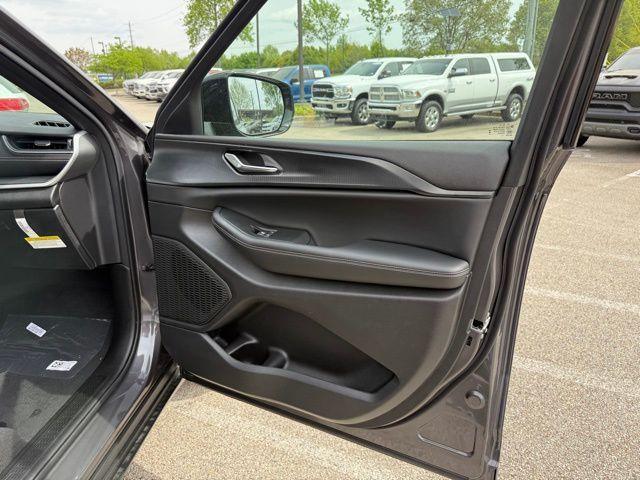 new 2025 Jeep Grand Cherokee L car, priced at $47,462