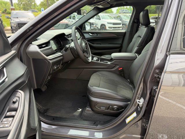 new 2025 Jeep Grand Cherokee L car, priced at $47,462