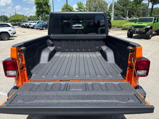 new 2025 Jeep Gladiator car, priced at $44,650