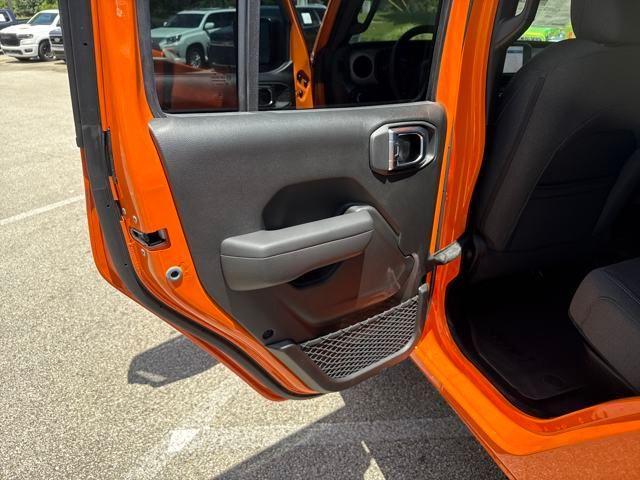 new 2025 Jeep Gladiator car, priced at $44,650