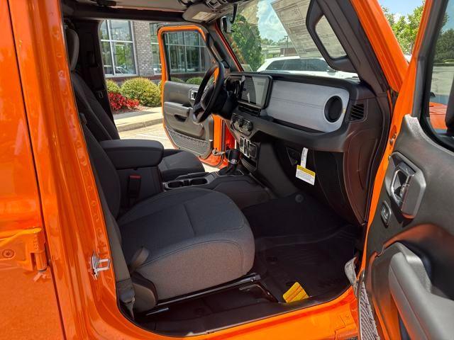 new 2025 Jeep Gladiator car, priced at $44,650