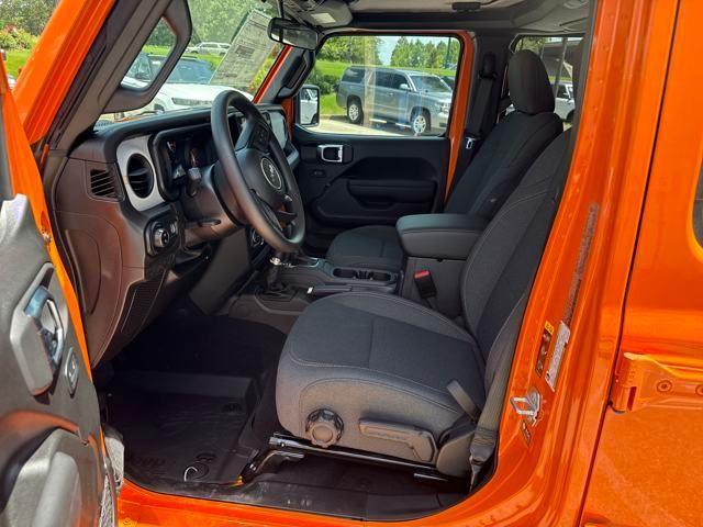 new 2025 Jeep Gladiator car, priced at $44,650