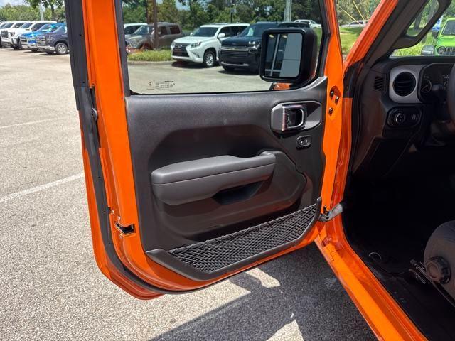 new 2025 Jeep Gladiator car, priced at $44,650