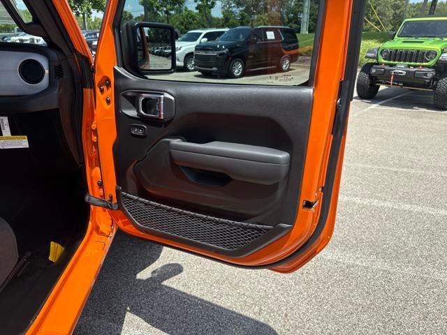 new 2025 Jeep Gladiator car, priced at $44,650