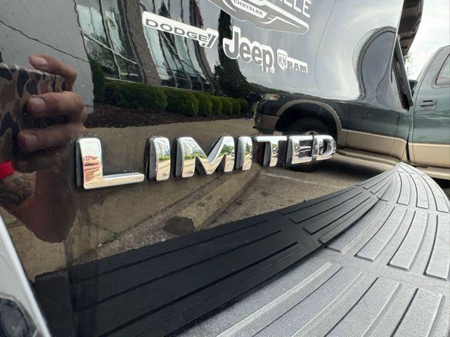 used 2023 Ford Expedition car, priced at $43,987