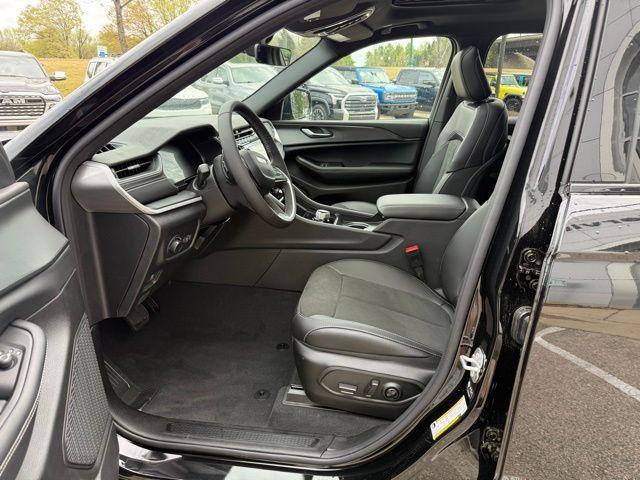 new 2025 Jeep Grand Cherokee L car, priced at $42,774