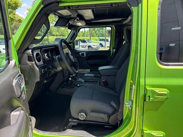 new 2025 Jeep Wrangler car, priced at $61,165