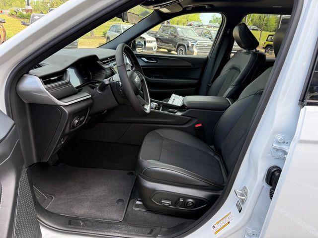 new 2025 Jeep Grand Cherokee L car, priced at $44,833