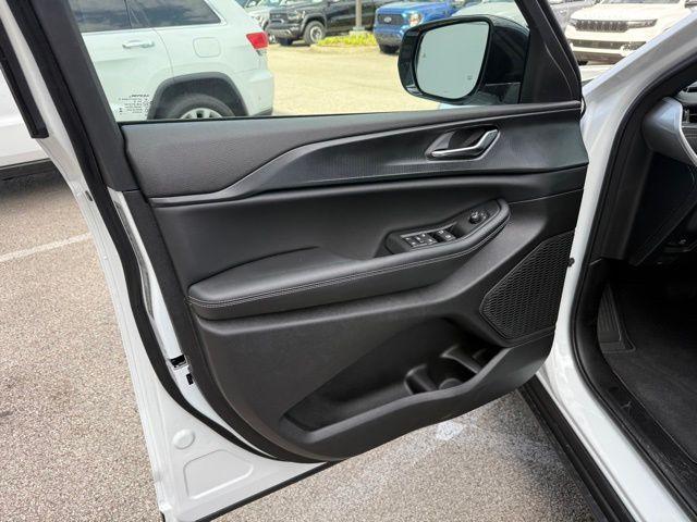 new 2025 Jeep Grand Cherokee L car, priced at $44,833