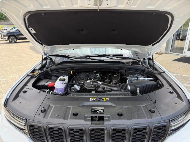 new 2025 Jeep Grand Cherokee L car, priced at $44,833