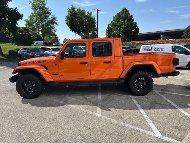 new 2025 Jeep Gladiator car, priced at $47,900