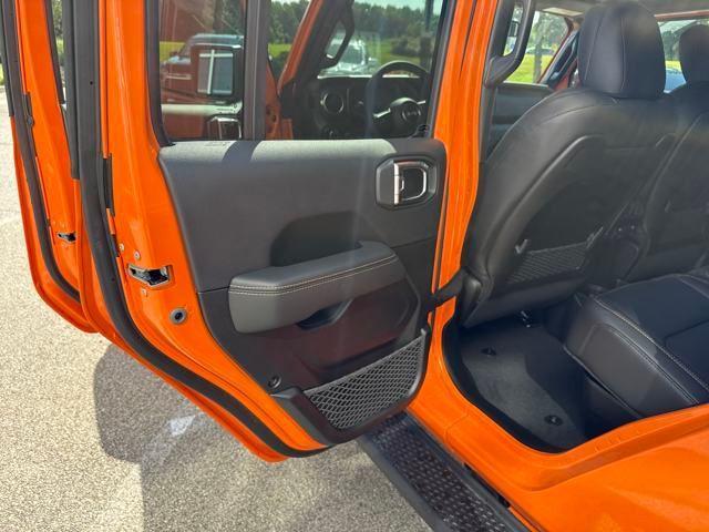 new 2025 Jeep Gladiator car, priced at $47,900
