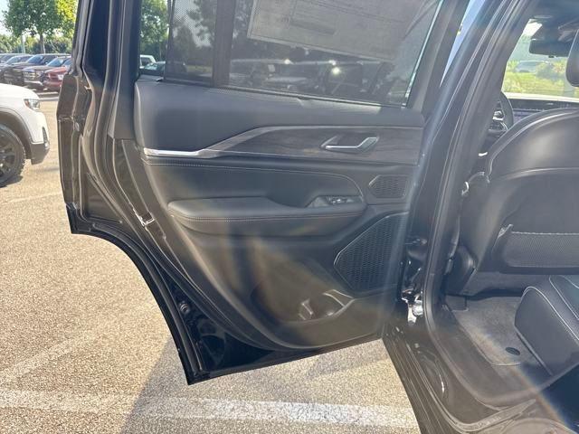 new 2025 Jeep Grand Cherokee car, priced at $66,975