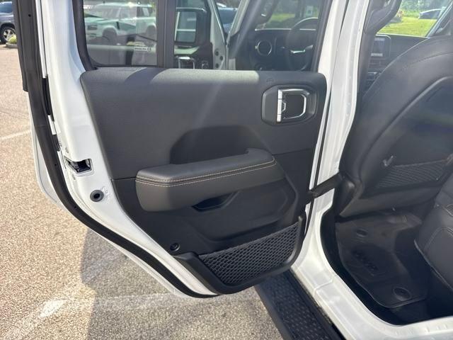 new 2025 Jeep Gladiator car, priced at $45,165