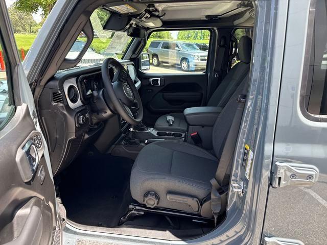 new 2025 Jeep Wrangler car, priced at $46,481