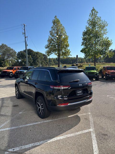 new 2025 Jeep Grand Cherokee car, priced at $47,010