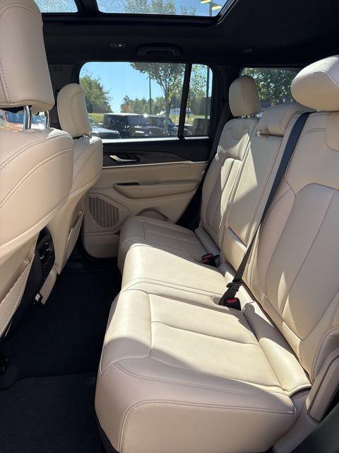 new 2025 Jeep Grand Cherokee car, priced at $47,010