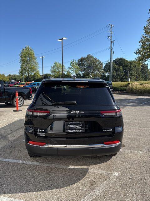 new 2025 Jeep Grand Cherokee car, priced at $47,010