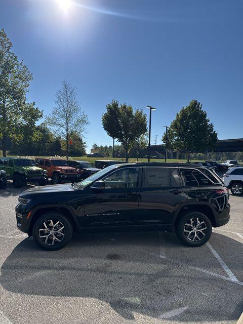 new 2025 Jeep Grand Cherokee car, priced at $47,010