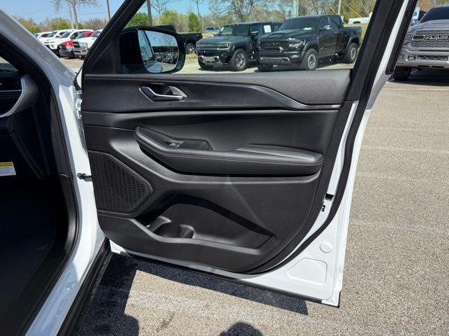 new 2025 Jeep Grand Cherokee L car, priced at $42,927