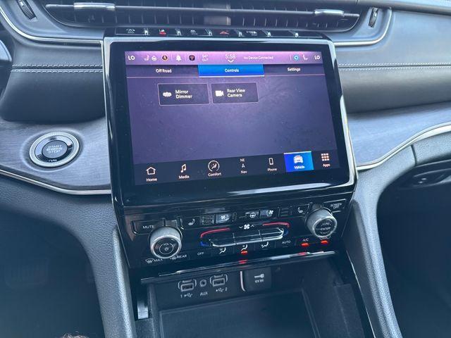 used 2022 Jeep Grand Cherokee car, priced at $35,756