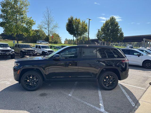 new 2025 Jeep Grand Cherokee car, priced at $42,772