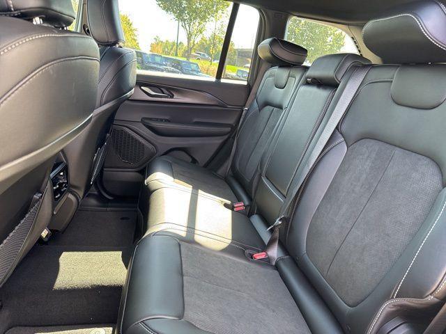 new 2025 Jeep Grand Cherokee car, priced at $42,772