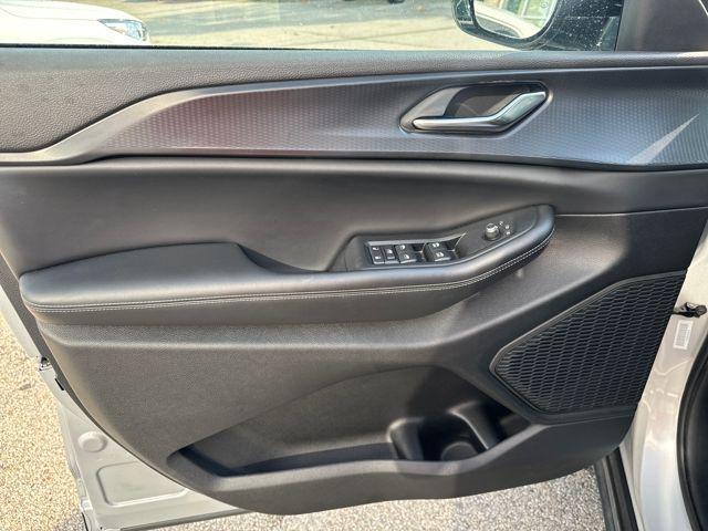 used 2024 Jeep Grand Cherokee car, priced at $33,987