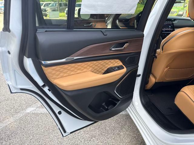 new 2025 Jeep Grand Cherokee car, priced at $62,695