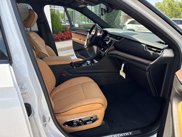 new 2025 Jeep Grand Cherokee car, priced at $62,695