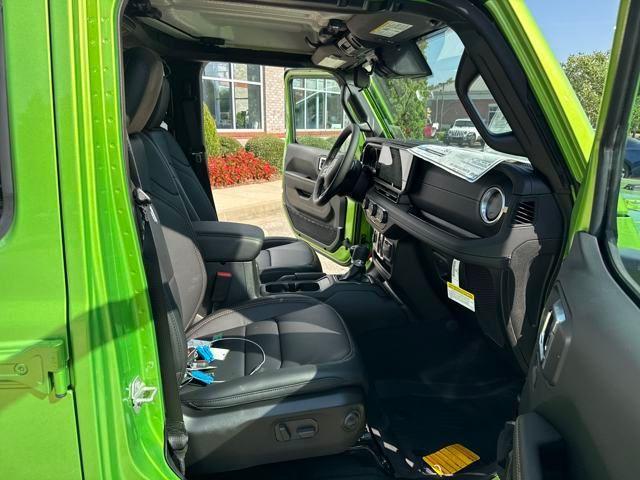 new 2025 Jeep Gladiator car, priced at $46,605