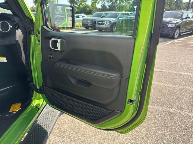 new 2025 Jeep Gladiator car, priced at $46,605