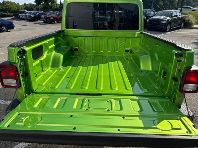 new 2025 Jeep Gladiator car, priced at $46,605