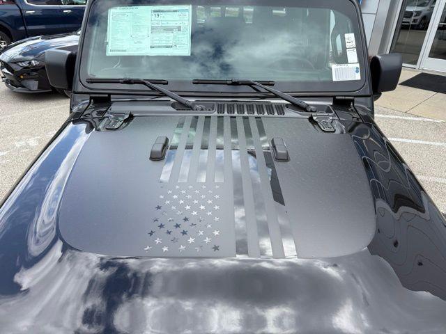 new 2025 Jeep Gladiator car, priced at $41,792