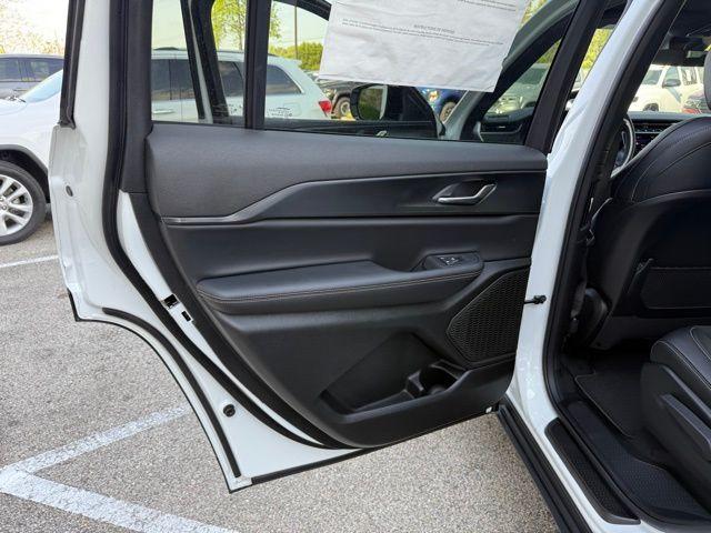 new 2025 Jeep Grand Cherokee L car, priced at $42,992