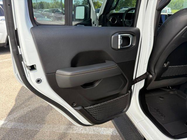 new 2025 Jeep Wrangler car, priced at $53,627