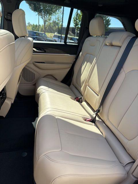new 2025 Jeep Grand Cherokee car, priced at $46,415