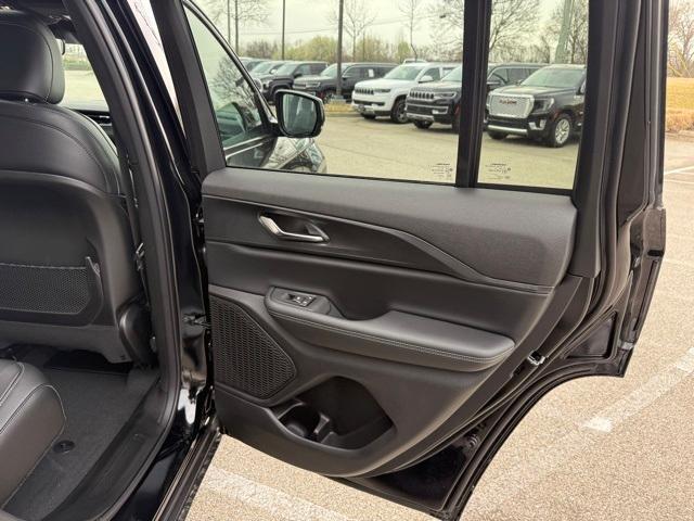 new 2025 Jeep Grand Cherokee car, priced at $43,280