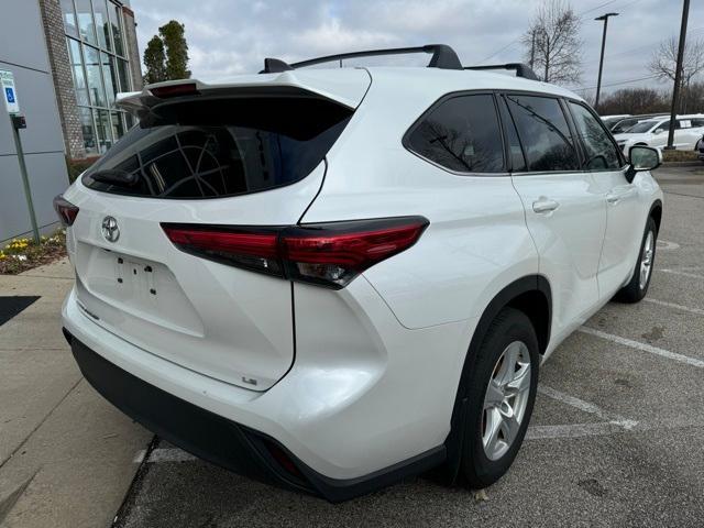 used 2022 Toyota Highlander car, priced at $29,787