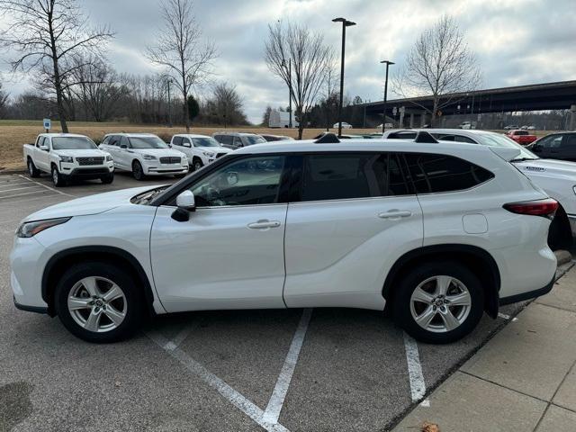 used 2022 Toyota Highlander car, priced at $29,787