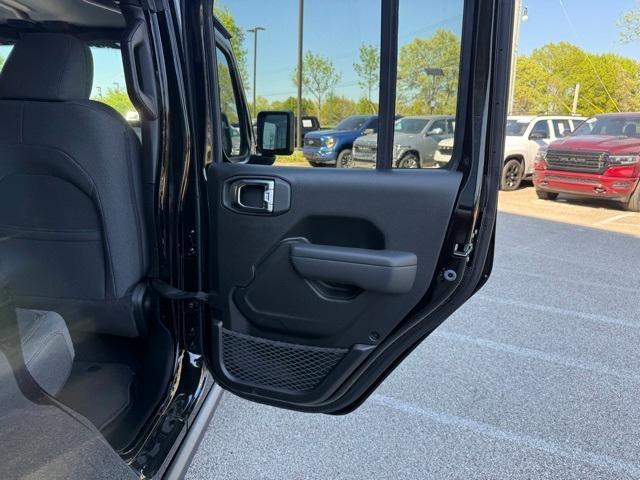 new 2025 Jeep Gladiator car, priced at $42,321