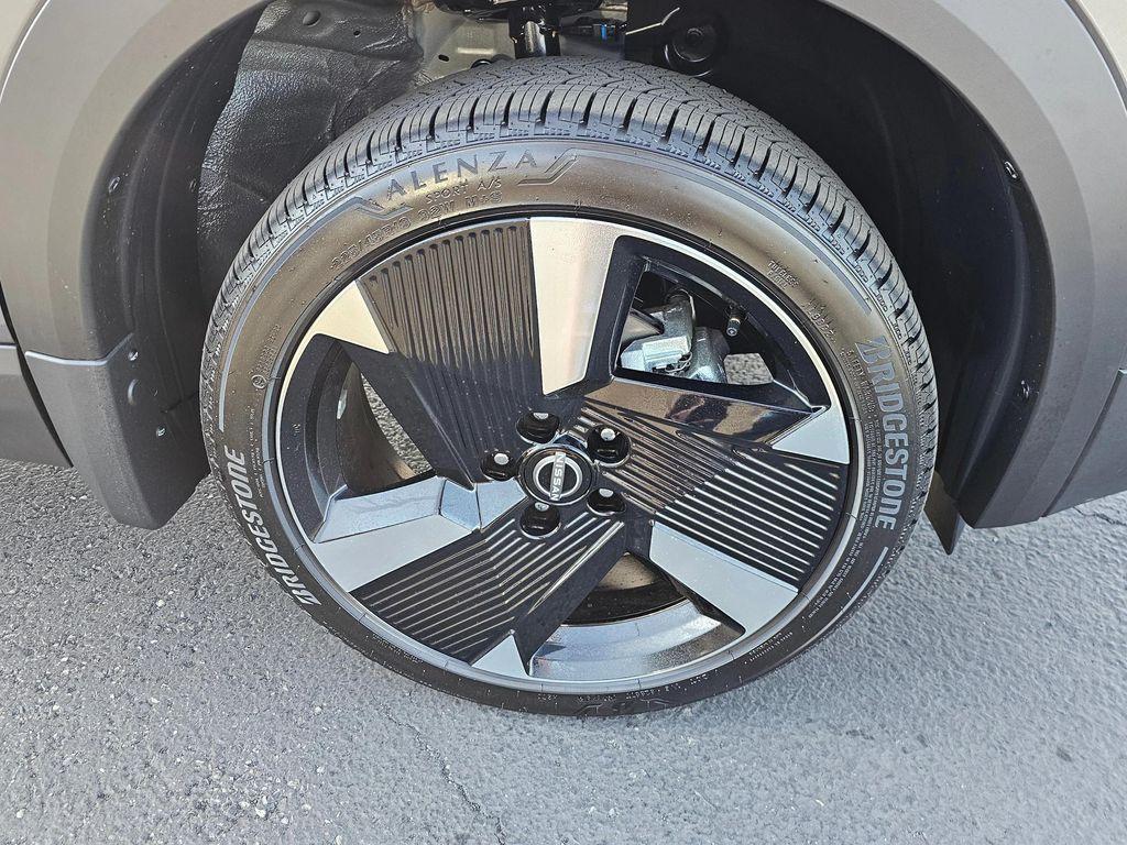 new 2025 Nissan Kicks car, priced at $28,457